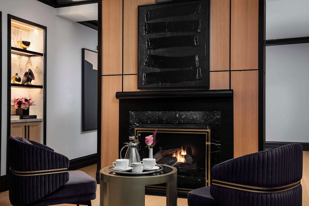 Suite (Astoria Suite)