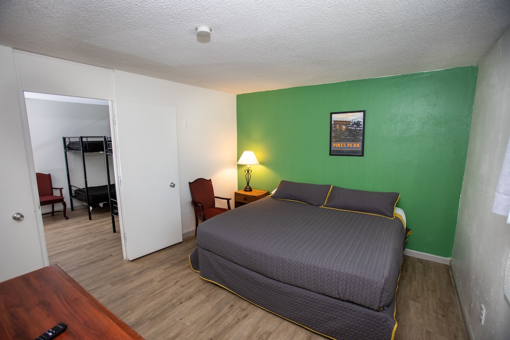 Basic Suite photo 2