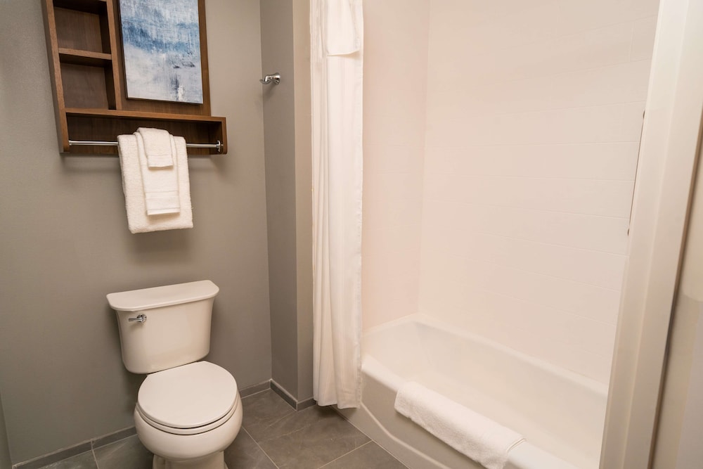 Suite, 2 Queen Beds, Accessible (Hearing) - Photo 7