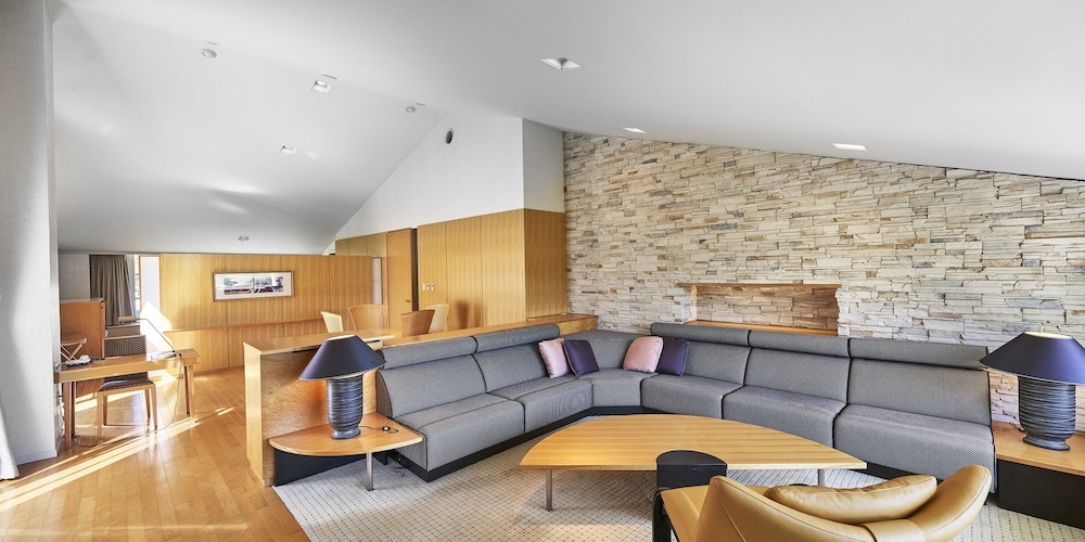 Luxury Suite photo 3