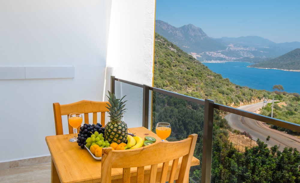 Standard Twin Room, Multiple Beds, Pool Access, Sea View photo 3