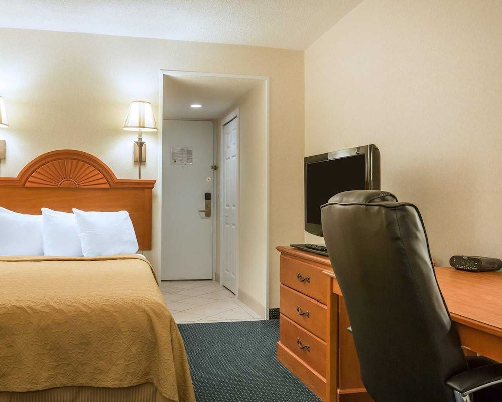 One Full Bedroom