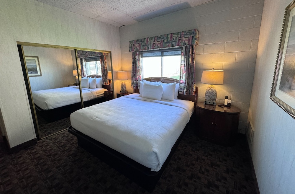 Executive Suite, 1 King Bed with Sofa bed, Ocean View - Photo 11