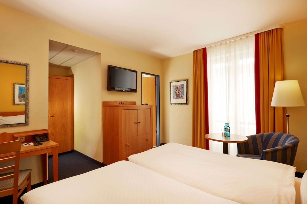 Double Room (Heuberg)