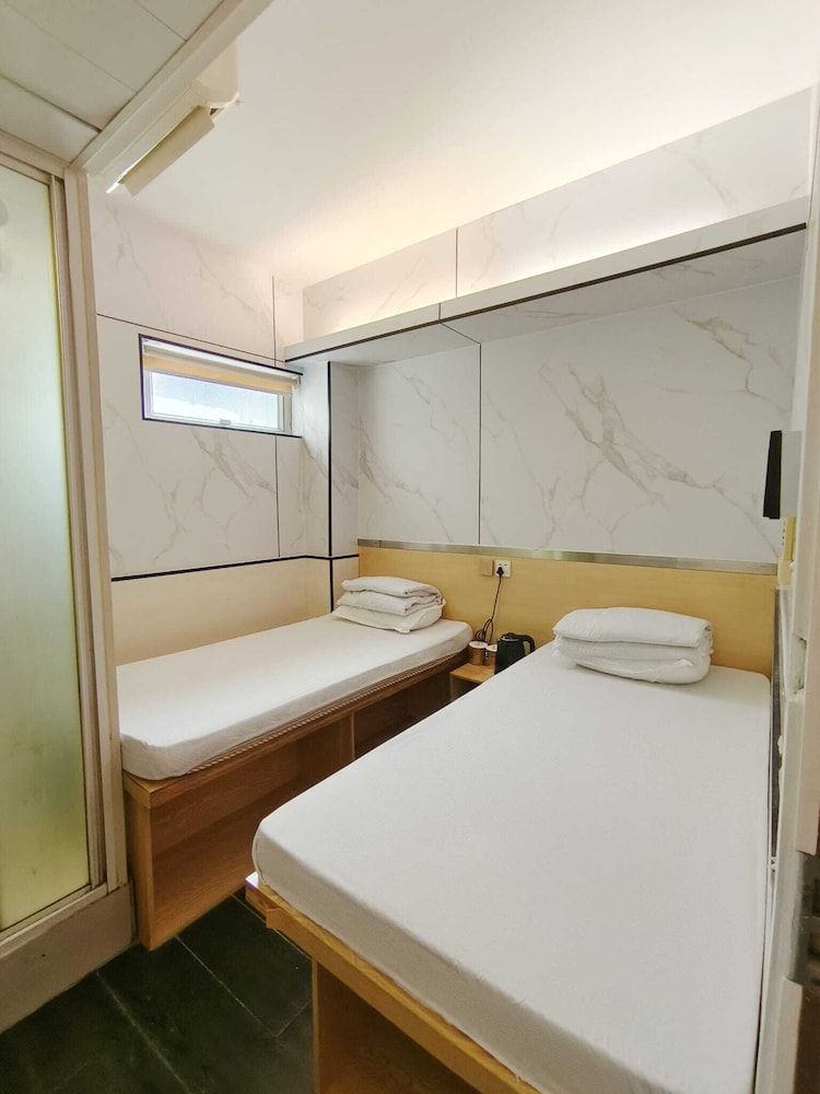 Standard Twin Room - Photo 1