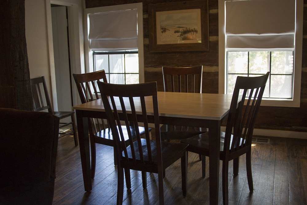 B&B Jr. Cabin photo 2