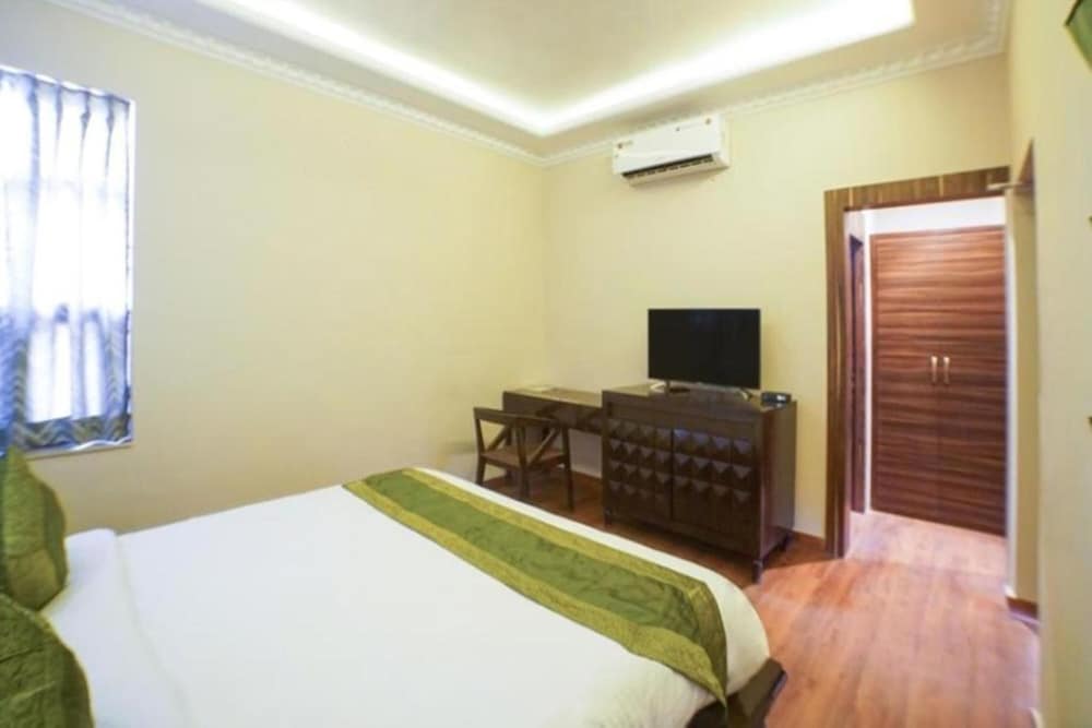 Deluxe Room - Photo 3