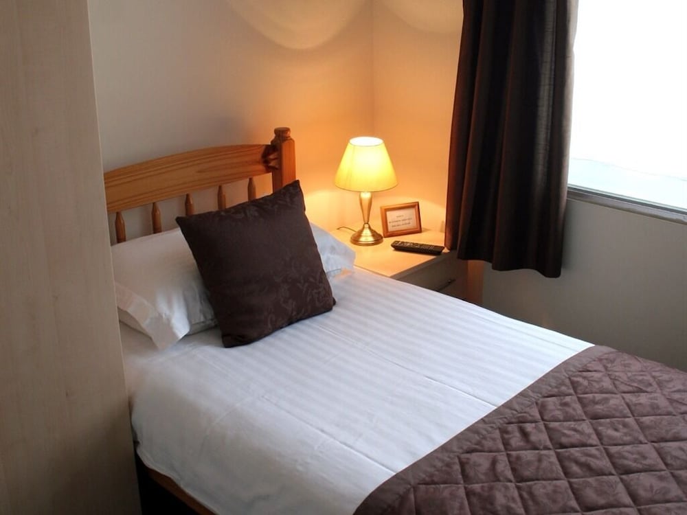Single Room, Ensuite (Room Only (No Breakfast)) photo 2