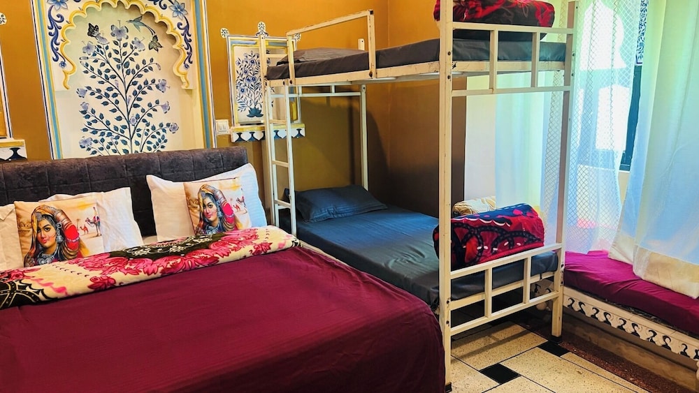 Bed Mix Dorm 4