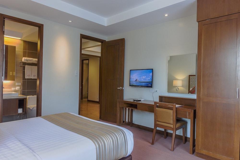 2 Bedroom Suite - Photo 5
