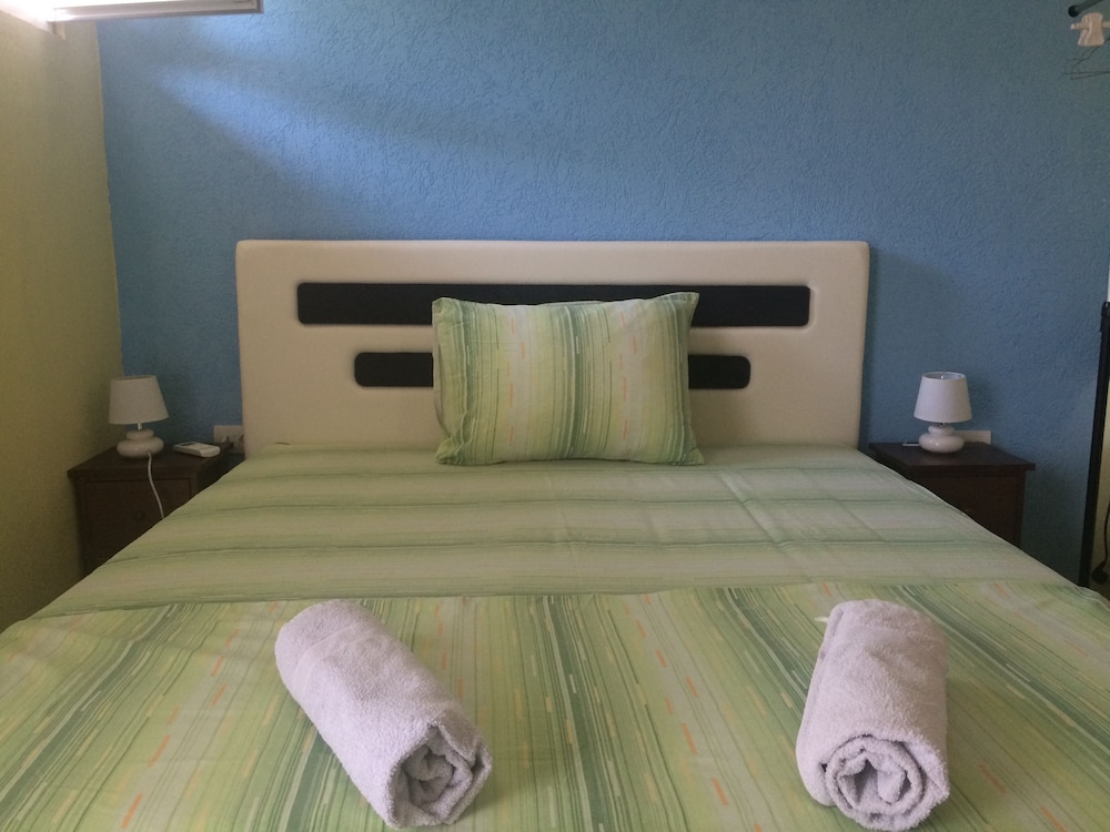 Economy Double or Twin Room, 1 King Bed, Non Smoking, Garden View