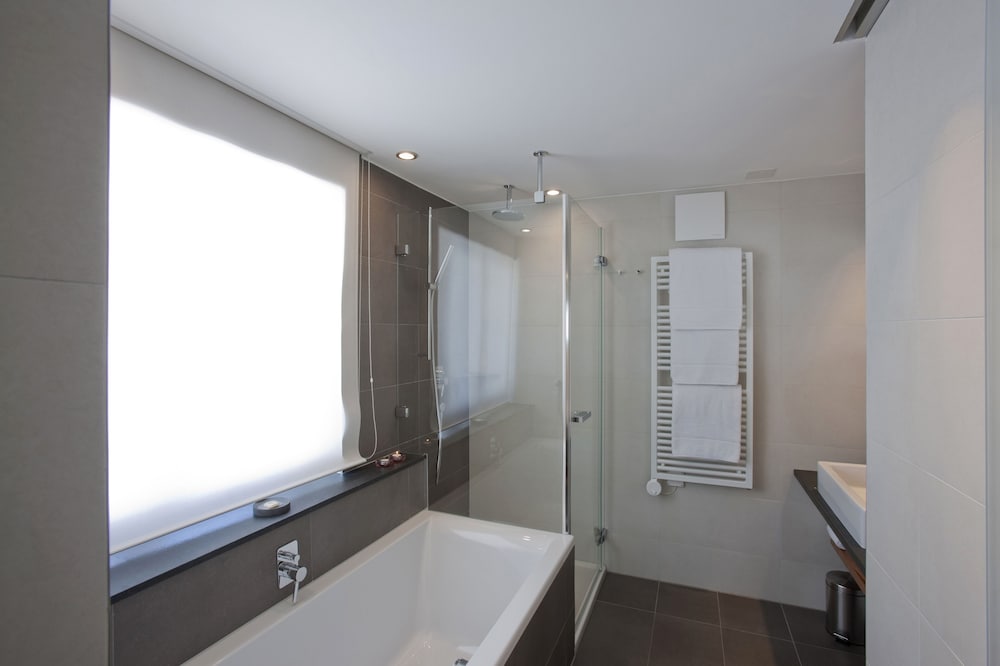 Family Suite (Superior) - Photo 9
