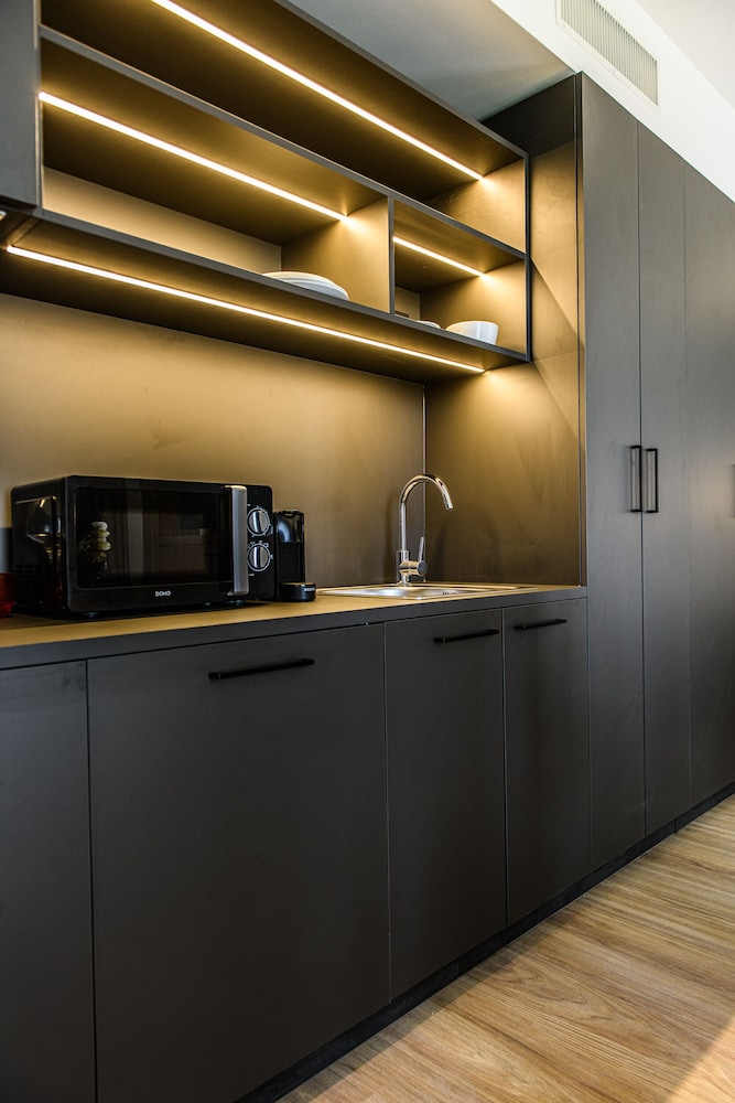Suite - Photo 6