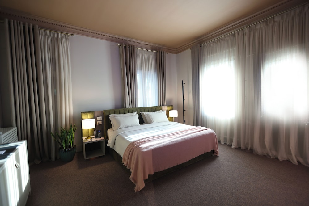 Superior Double Room, Balcony, Garden View