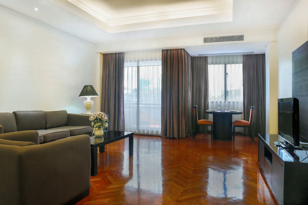 Classic Apartment, 2 Bedrooms - Photo 9