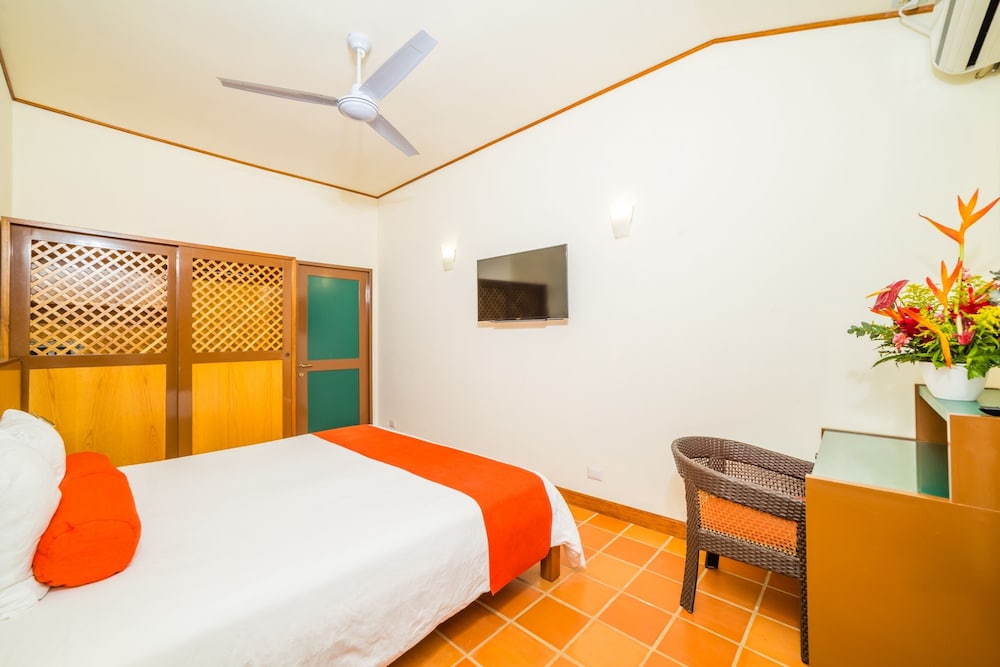 Standard Room, 1 Queen Bed