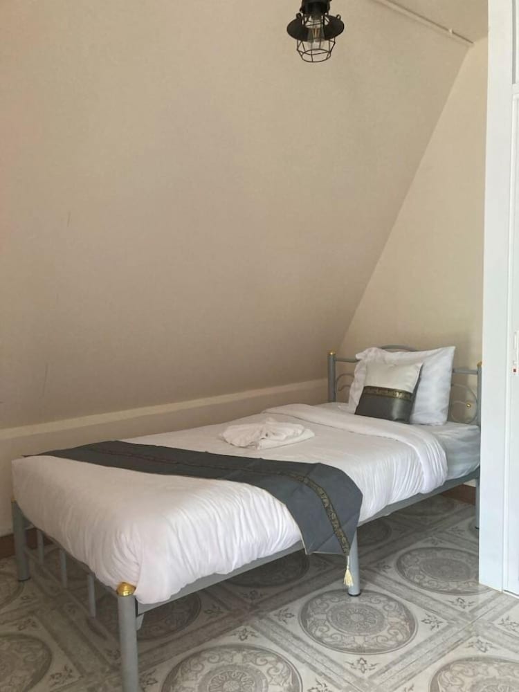 Deluxe Quadruple Room, Garden View photo 3
