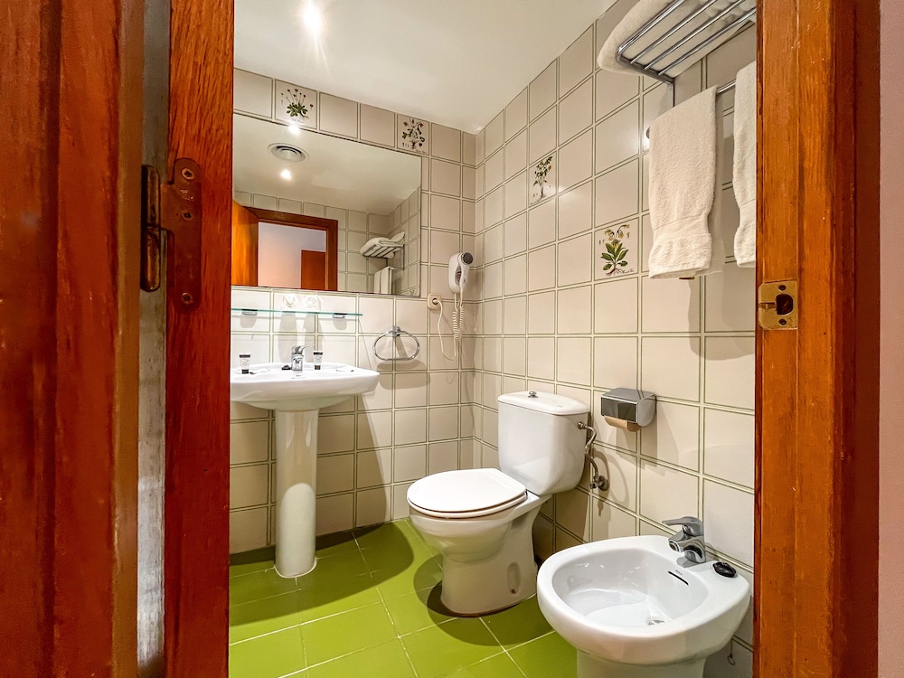 Standard Double Room, Balcony - Photo 11