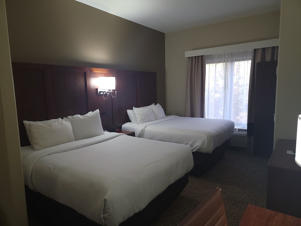 Suite, 2 Queen Beds, Non Smoking - Photo 5