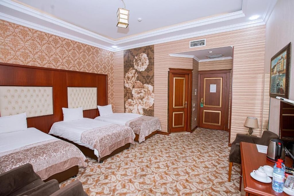 Comfort Triple Room, City View