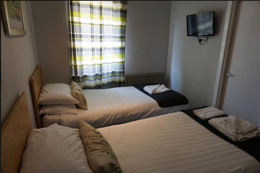 Twin Room, Ensuite (Small) - Photo 5