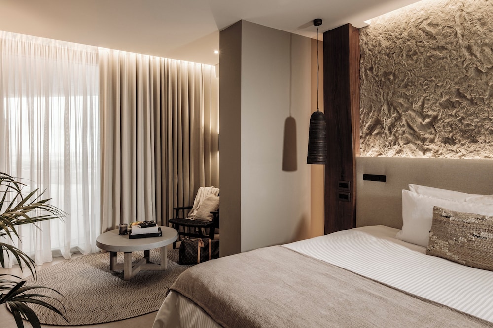 Comfort Double or Twin Room, Balcony, City View photo 3