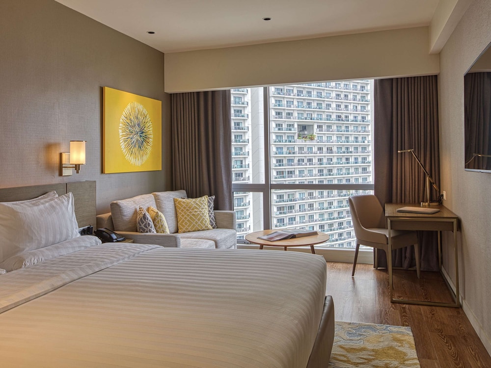 Standard Room, 1 King Bed, City View - Photo 2