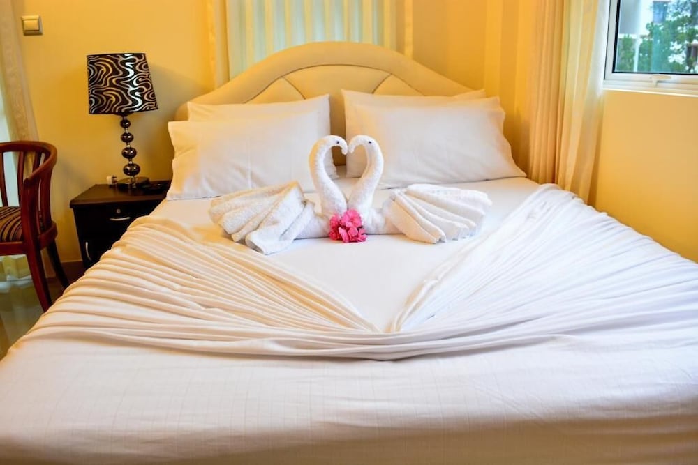Deluxe Double Room - Photo 10