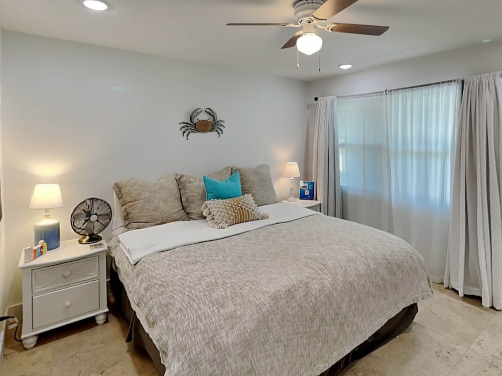 Condo (1 Bedroom)