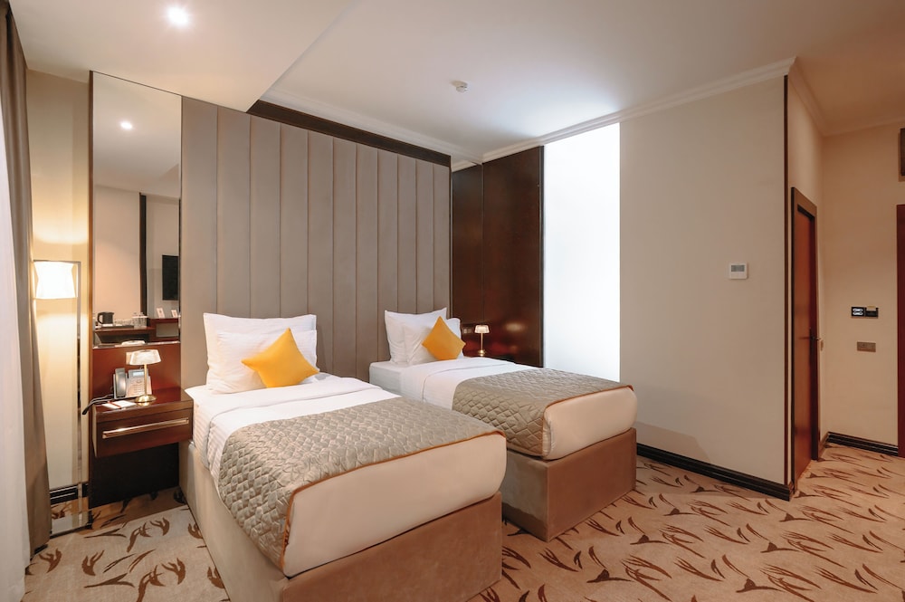 Standard Twin Room, City View photo 3