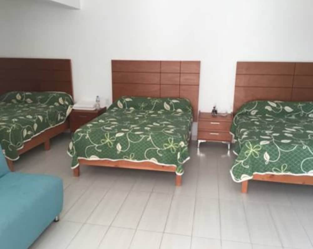 Family Room, Multiple Beds, Non Smoking photo 1