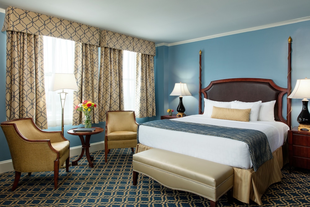 Deluxe Room, 1 King Bed - Photo 2