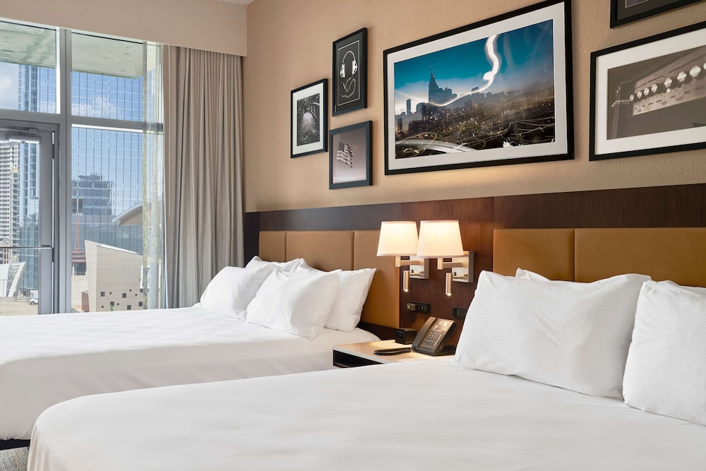 Suite, 2 Queen Beds, Accessible - Photo 2
