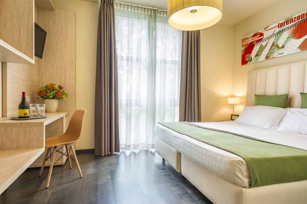 Double or Twin Room - Photo 1