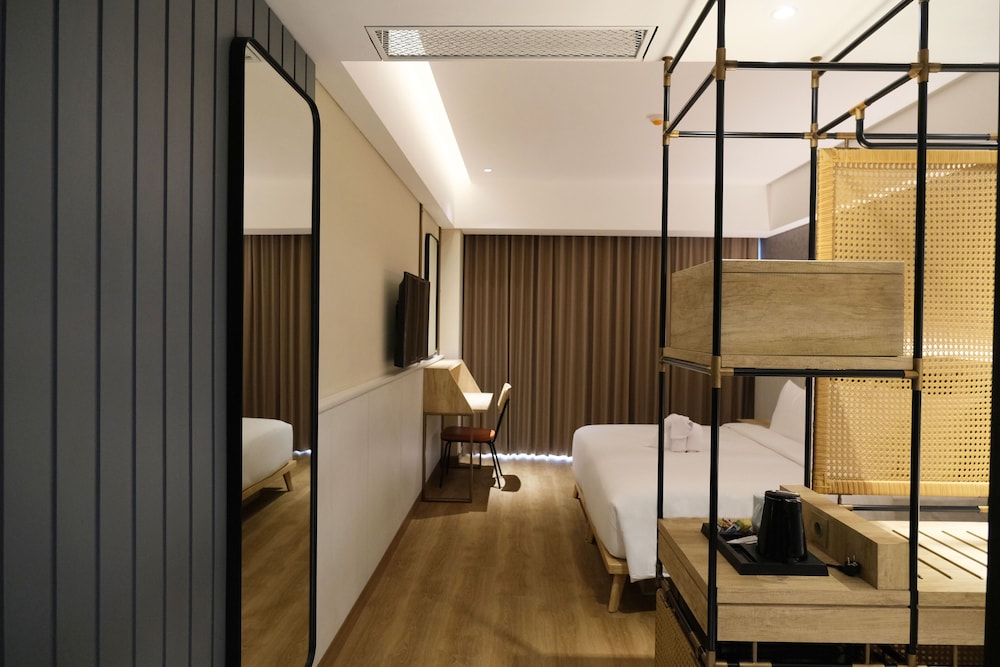 Premier Double Room (Room Only) - Photo 1