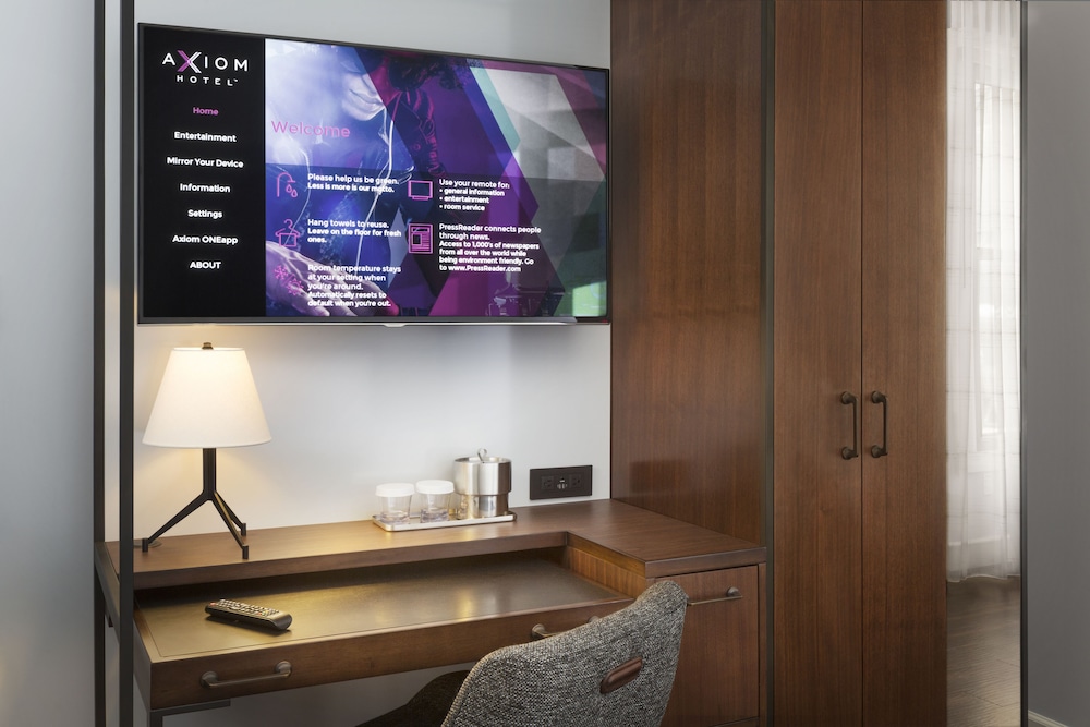Executive Room, 1 King Bed (E-King) thumbnail 5