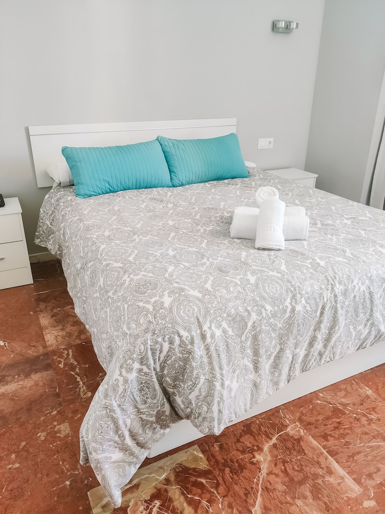 Deluxe Apartment, 1 Bedroom, Sea View, Beachside photo 2