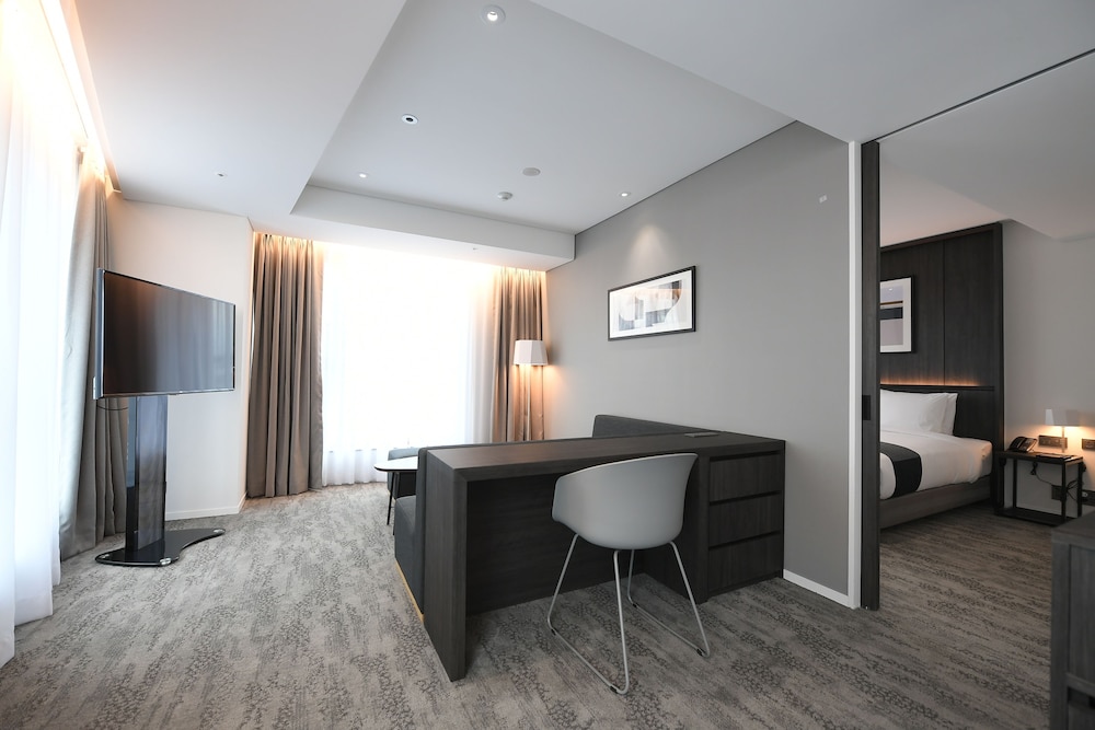 Junior Suite, 1 King Bed - Photo 2