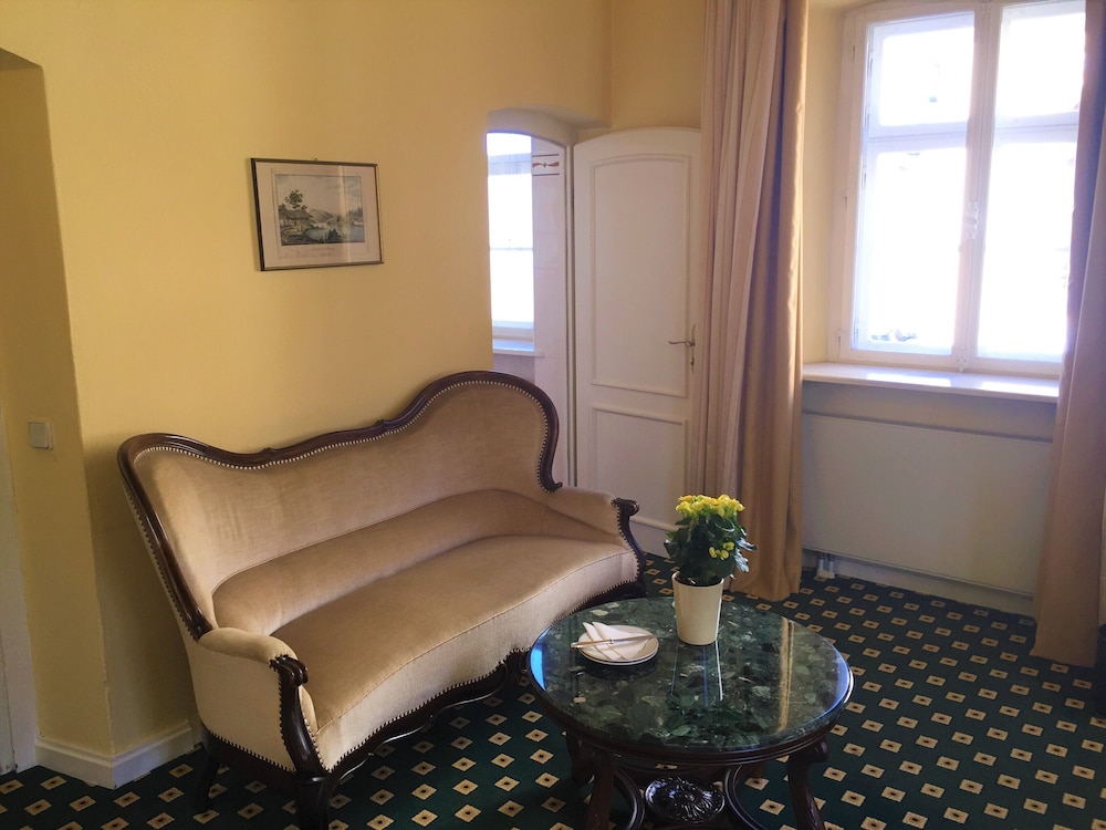 Single Room Single Room