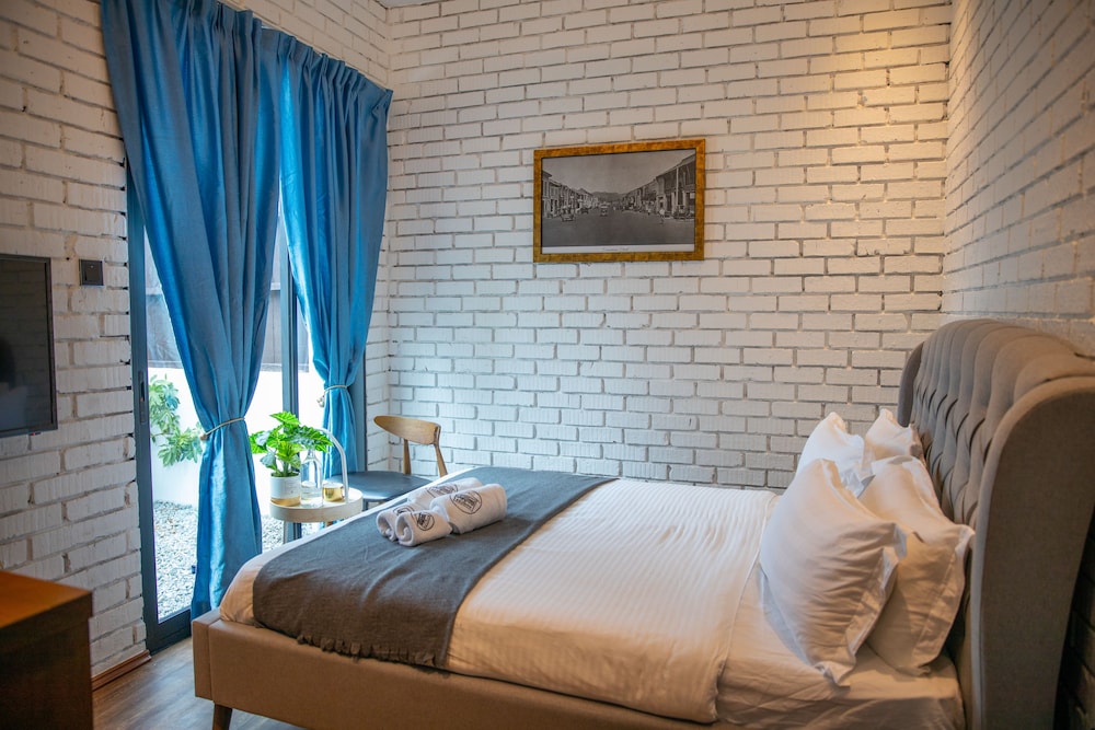 Room, Garden View - Photo 10