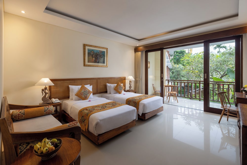 Superior Room, Balcony, Pool View - Photo 8