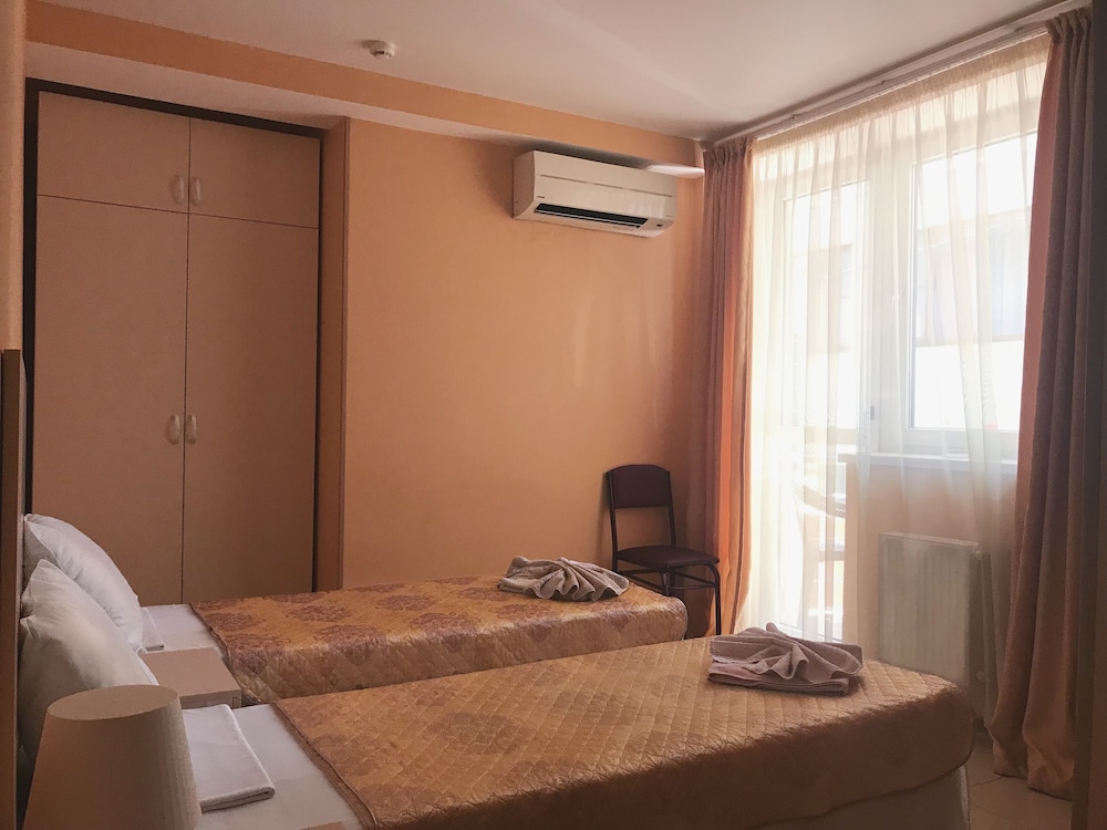 Standard Twin Room, Balcony photo 1