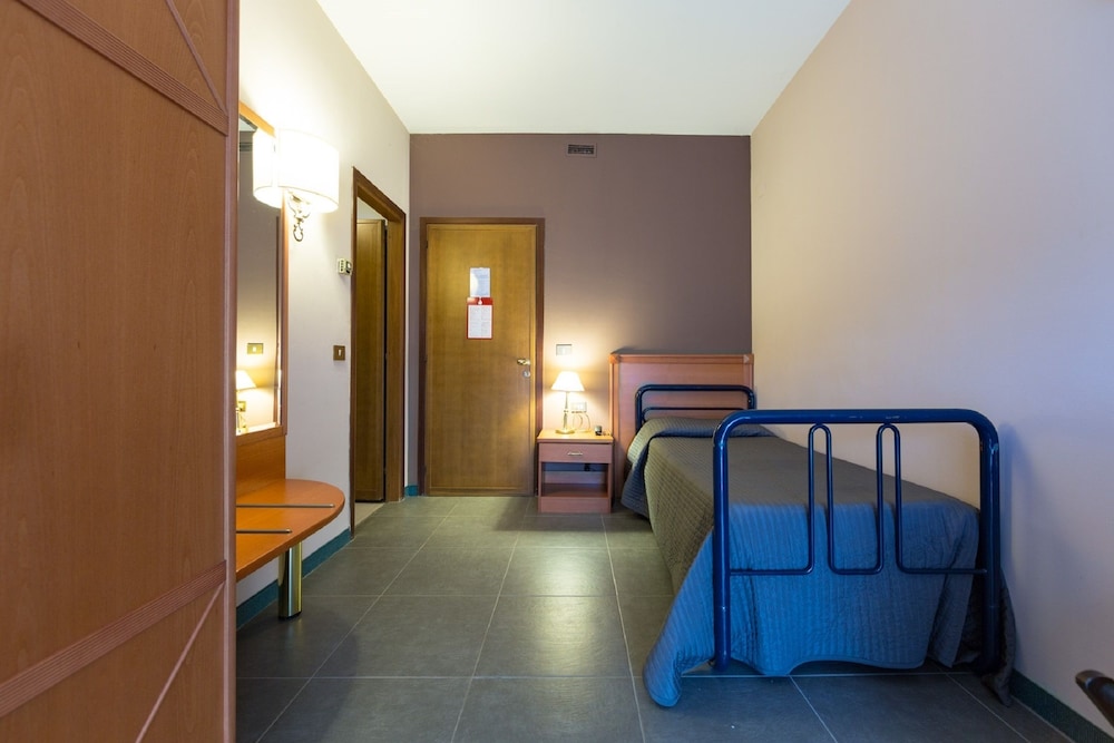 Single Room photo 3