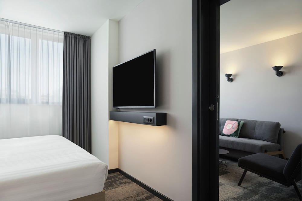Suite, 1 Bedroom, City View (City View) - Photo 3