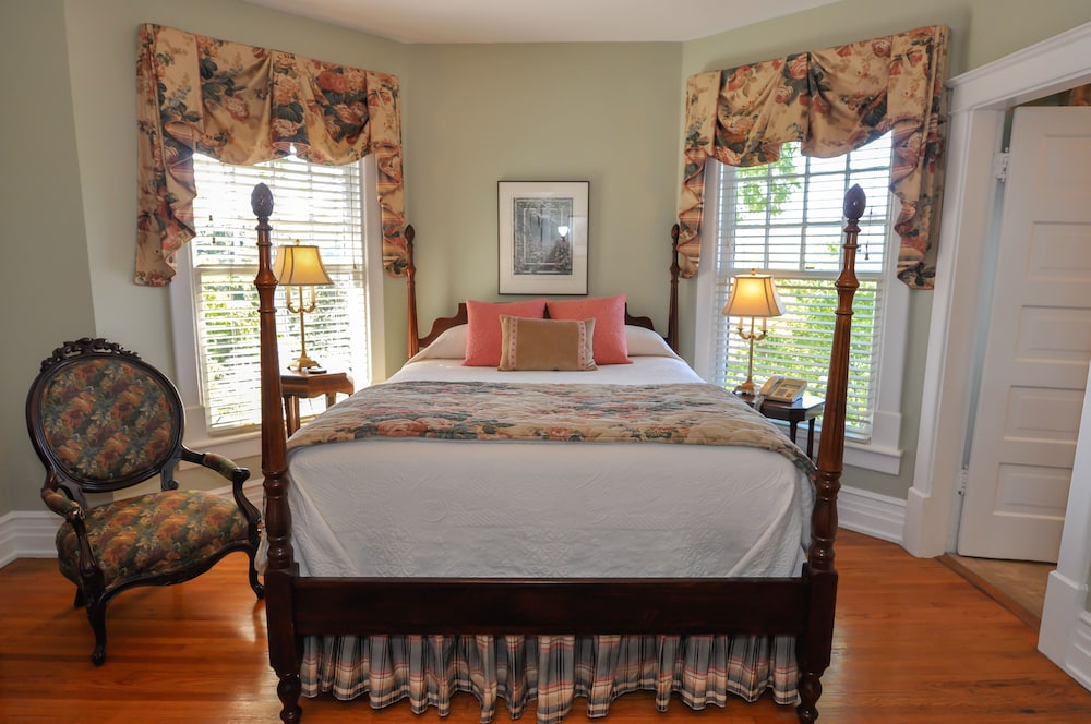 Double Room, 1 Queen Bed - Frierson - 2nd Floor No Elevator