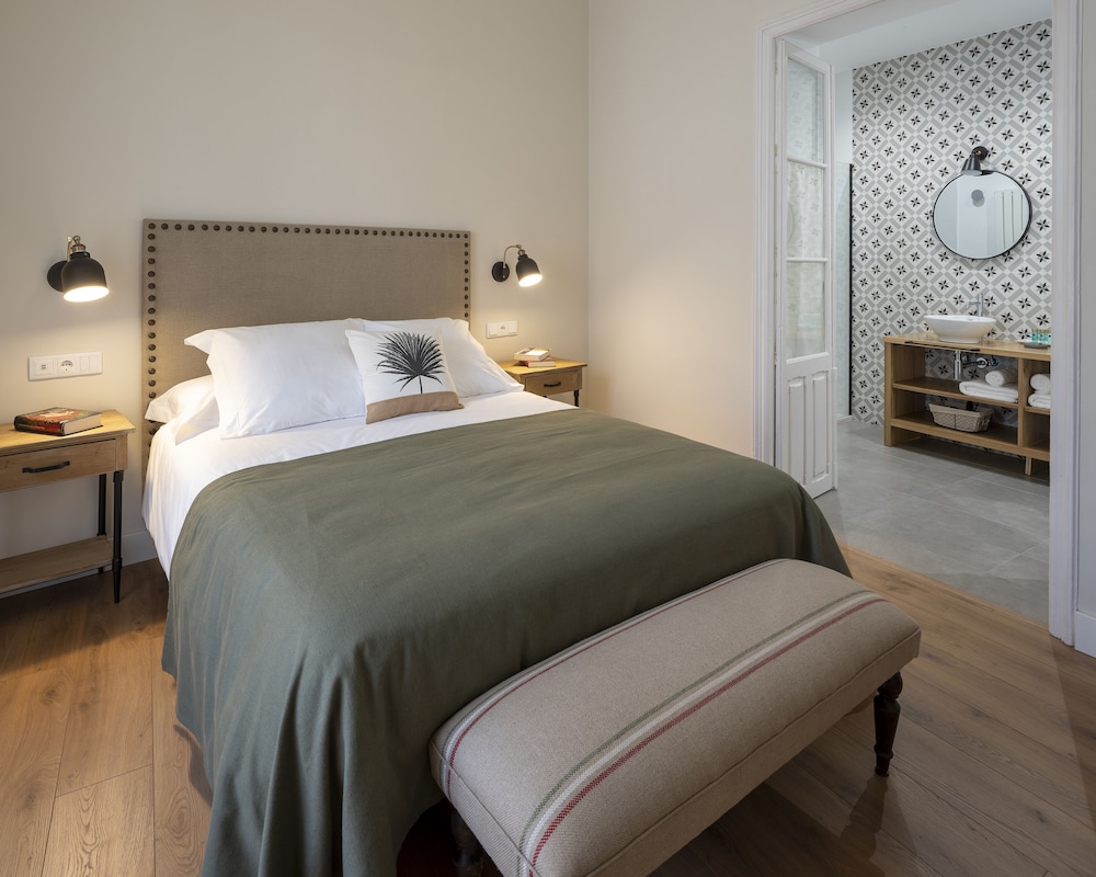 Family Apartment, Private Bathroom, Courtyard View (2 Habitaciones) - Photo 11
