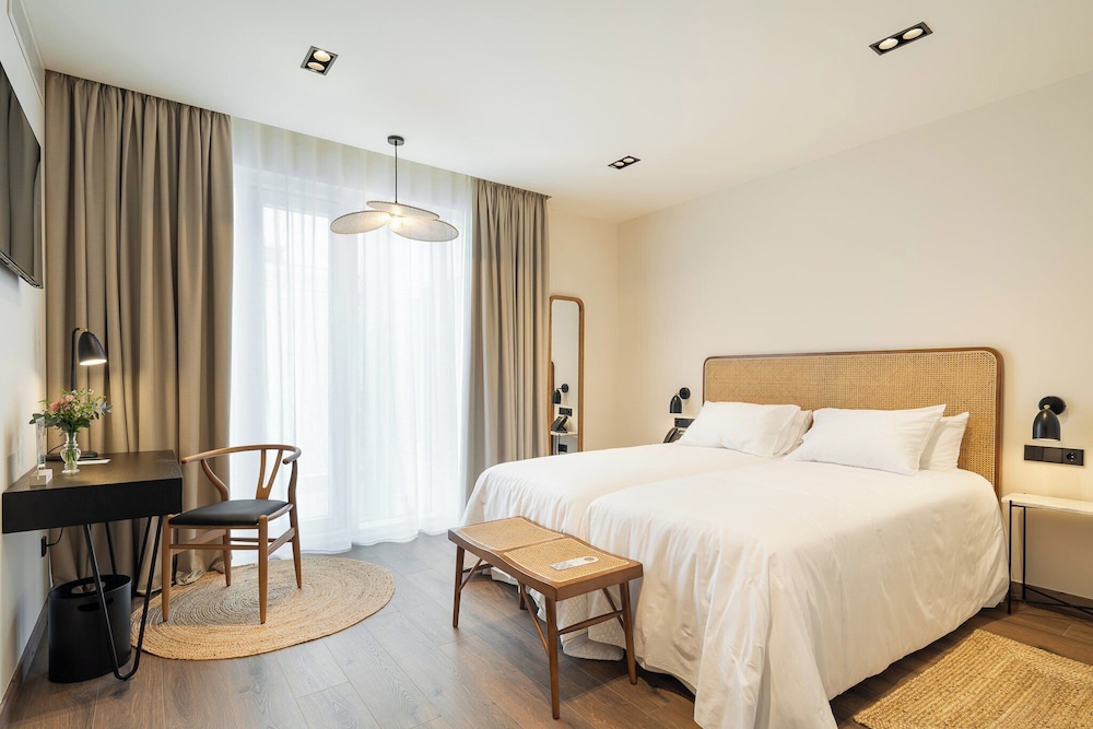 Classic Double or Twin Room - Photo 4