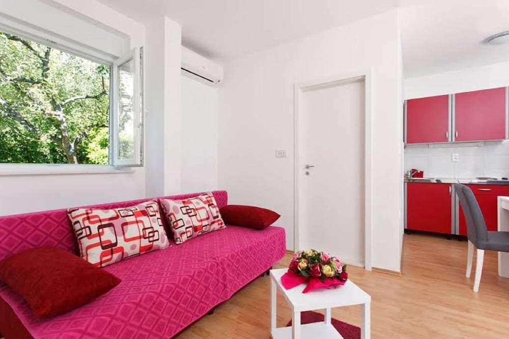 Apartment (One Bedroom Apartment)