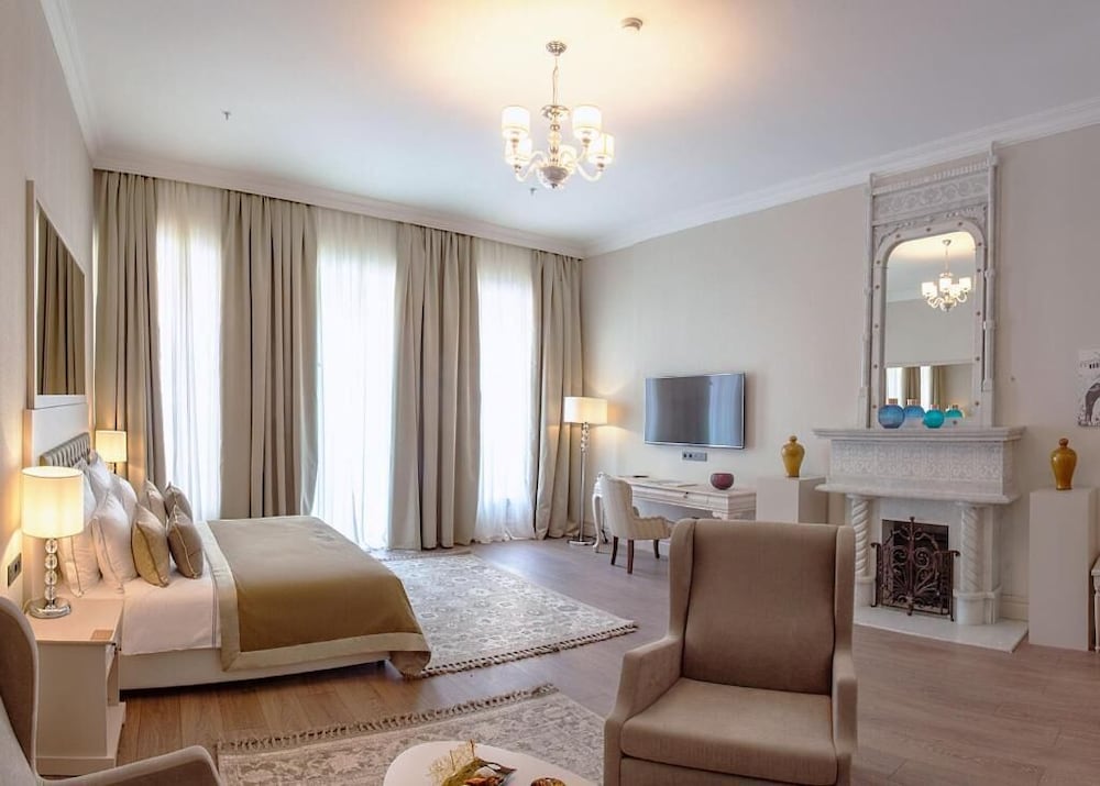 Signature with Balcony Room photo 2