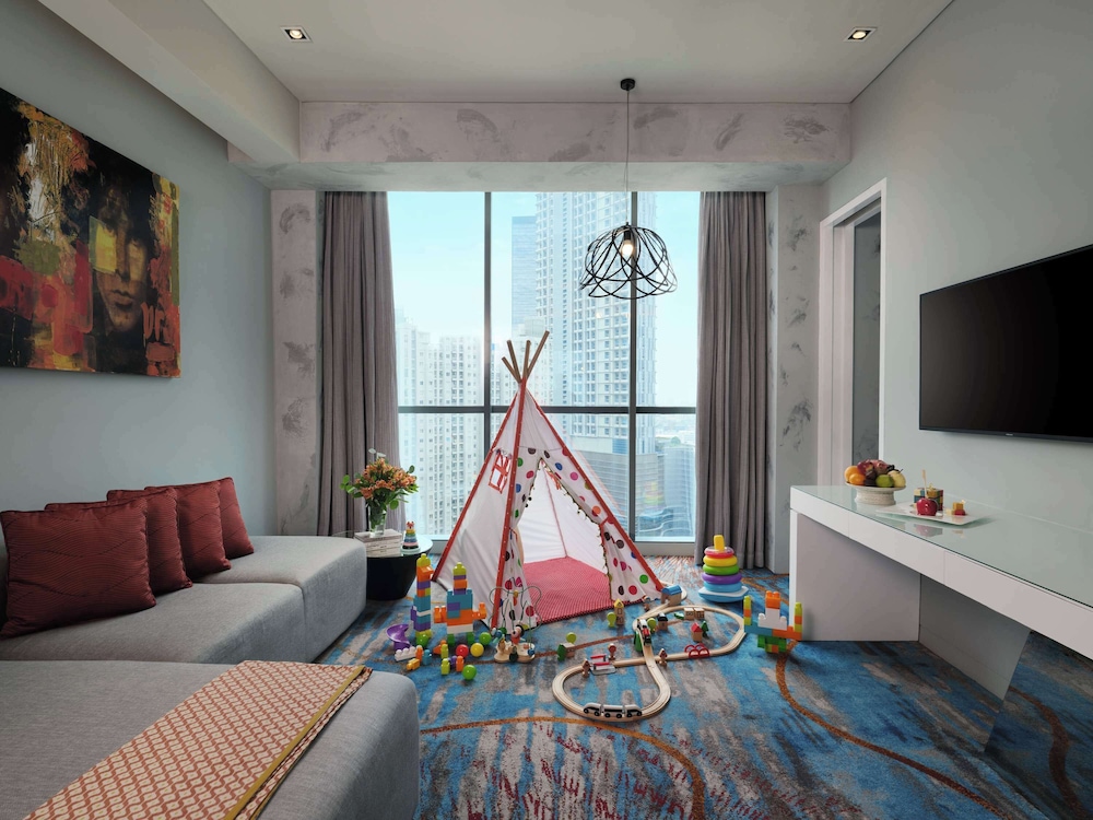 Executive Suite, Lounge Access,  1 King Size Bed, Park View - Photo 8